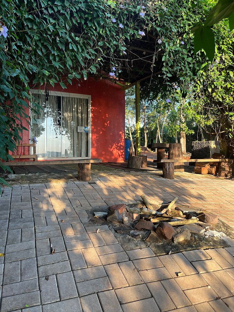 LIinda casa com pequena piscina em Capanema no Parana.