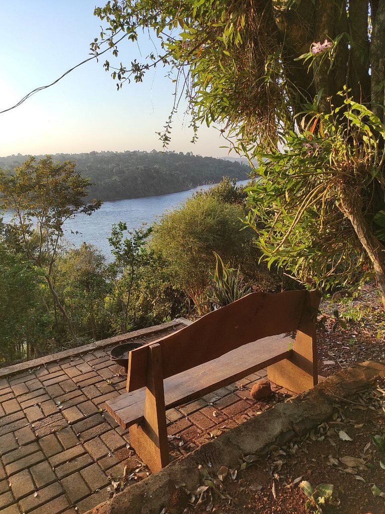 Linda casa no Pinheiro 17 km de Capanema com pequena piscina