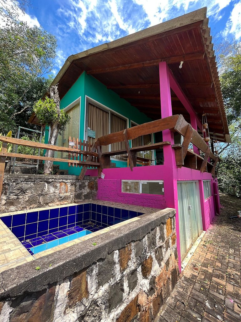 Linda casa no Pinheiro 17 km de Capanema com pequena piscina